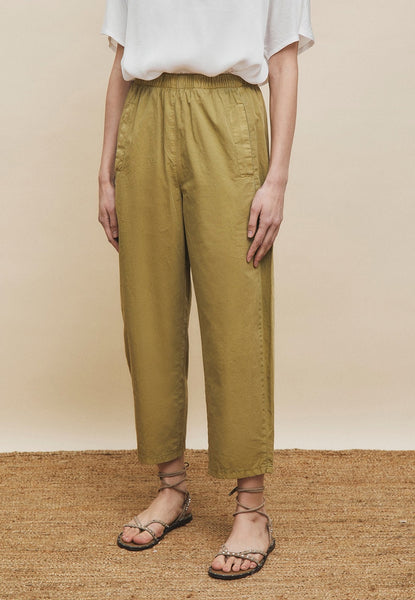 1P6097 (pantalón oliva)
