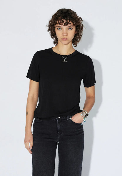 Lyra Black Mono