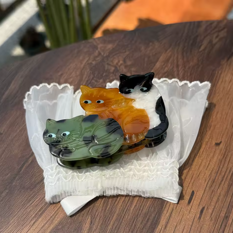 3 Cats Clip