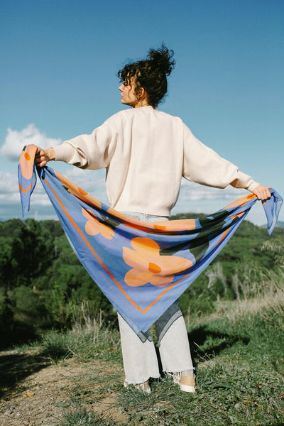 Pañuelo Súper Maxi Las Flores Azul (seda)