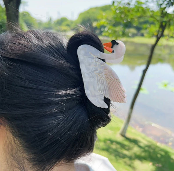 White Cisne Clip