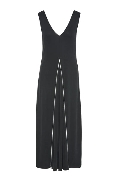 055-211058 (black dress)