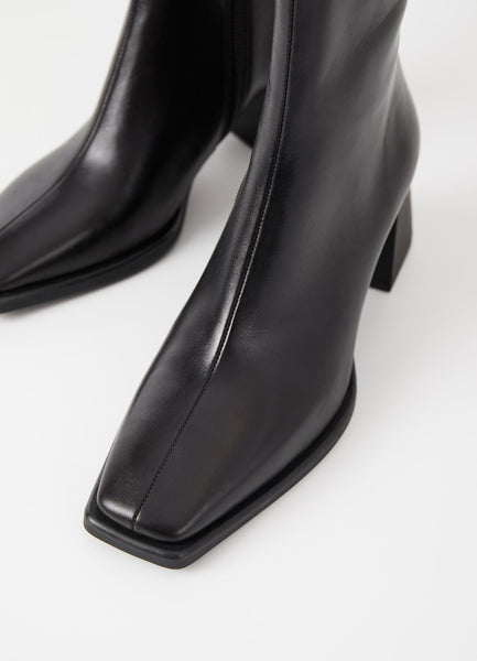 Hedda Black