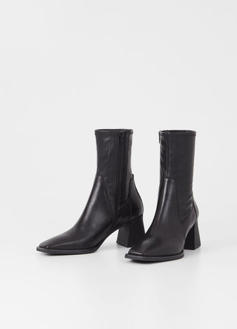 Hedda Black