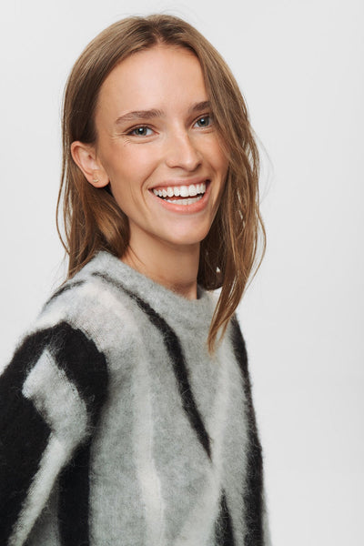 Nusuri Brushed Pullover