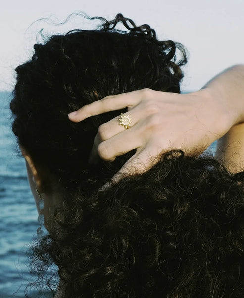 Naissance sol anillo oro